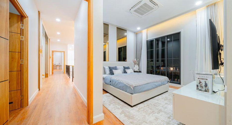 For sale 4 bedrooms house in Bang Lamung, Chonburi