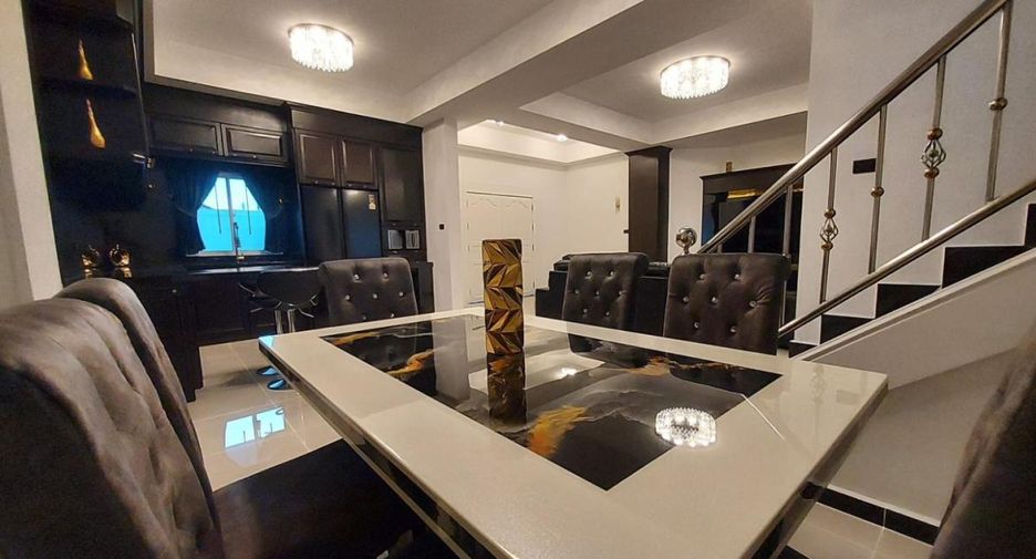 Продажа 6 спальни вилла в Банг Ламунг, Чонбури