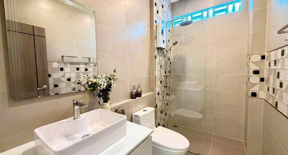Продажа 3 спальни дом в Банг Ламунг, Чонбури