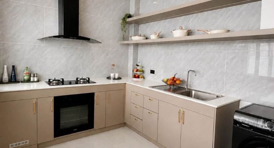 Продажа 5 спальни вилла в Huay Yai, Паттайя