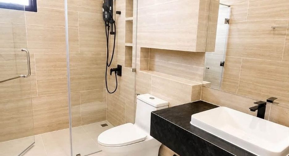 Продажа 5 спальни вилла в Huay Yai, Паттайя