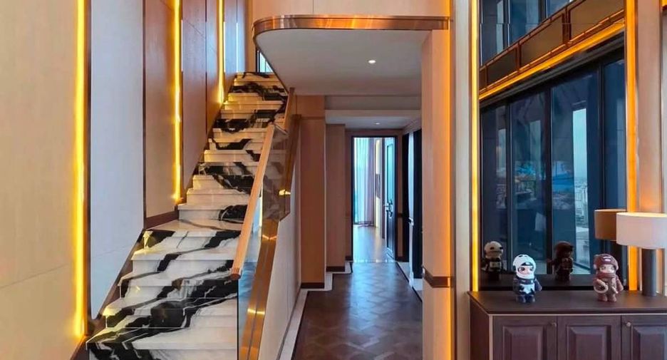 Продажа 3 спальни кондо в Щаттхана, Бангкок
