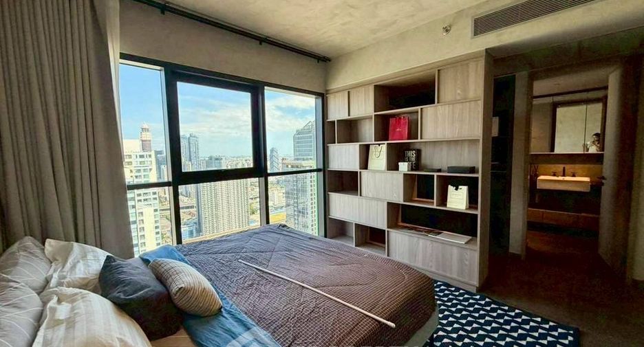 For sale 3 bedrooms condo in Watthana, Bangkok