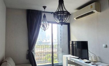 À vendre 2 chambres condo à Huai Khwang, Bangkok