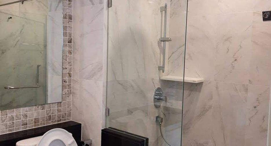 For rent and for sale 2 bedrooms condo in Khlong San, Bangkok