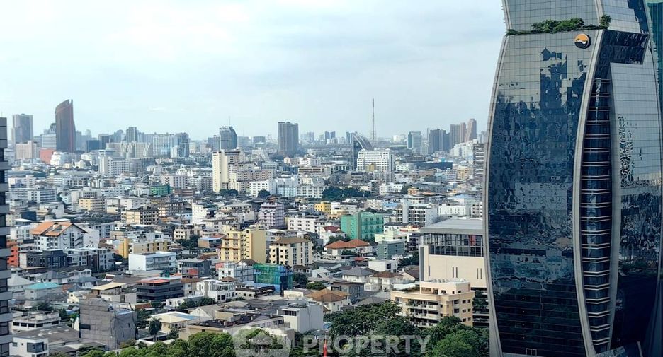 For rent 2 bedrooms condo in Huai Khwang, Bangkok
