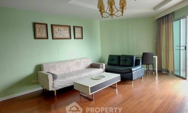 For rent 2 bedrooms condo in Huai Khwang, Bangkok