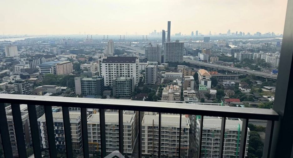 For rent 2 ベッドルーム condo in Phra Khanong, Bangkok