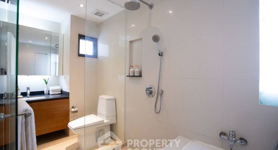 For rent 4 bedrooms apartment in Watthana, Bangkok