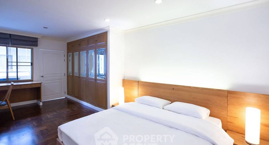 For rent 4 bedrooms apartment in Watthana, Bangkok