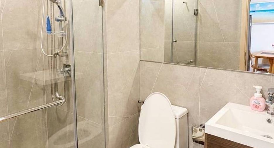Condo en alquiler de 2 habitaciones en Huai Khwang, Bangkok