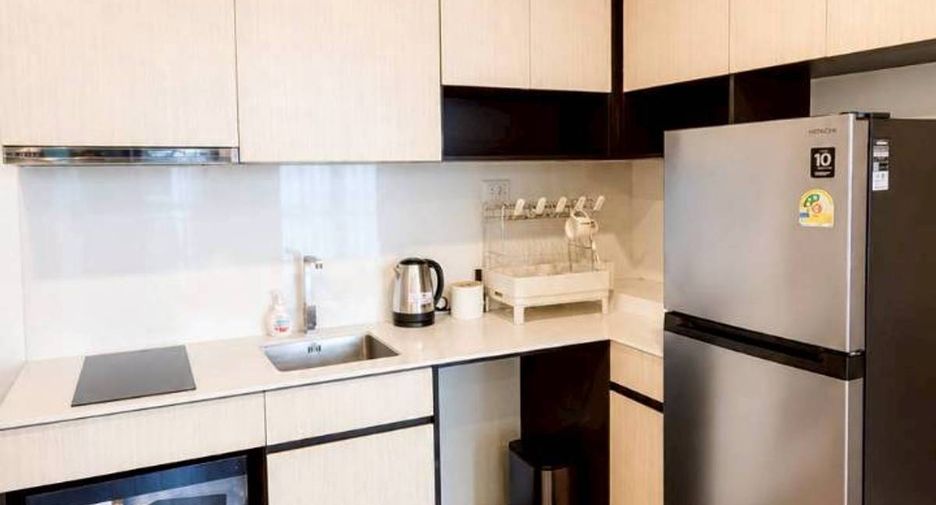 Condo en alquiler de 2 habitaciones en Huai Khwang, Bangkok