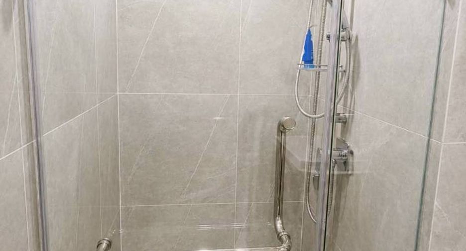 Condo en alquiler de 2 habitaciones en Huai Khwang, Bangkok