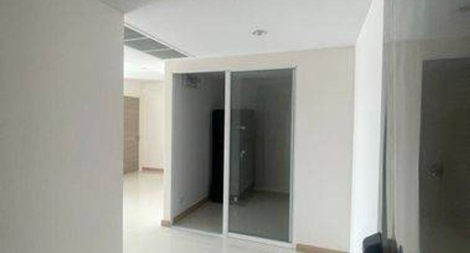 Wohnung zur Miete mit 2 Zimmer in Yan Nawa, Bangkok