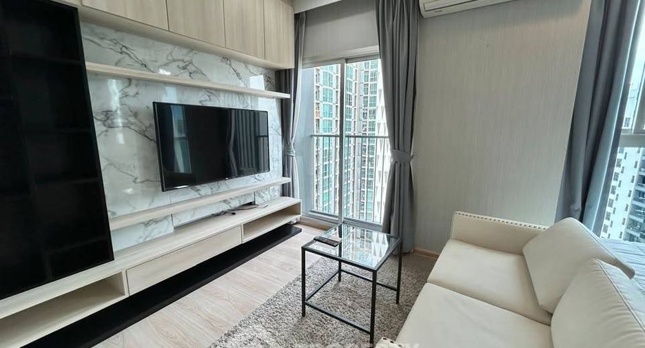 Condo en alquiler de 2 habitaciones en Huai Khwang, Bangkok