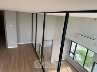 Wohnung zur Miete mit 3 Zimmer in Huai Khwang, Bangkok