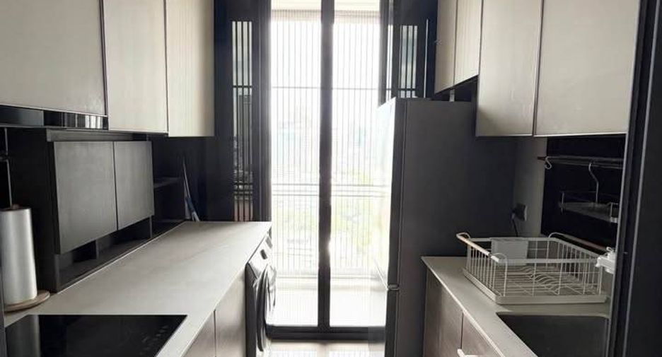 For rent 2 bedrooms condo in Phaya Thai, Bangkok