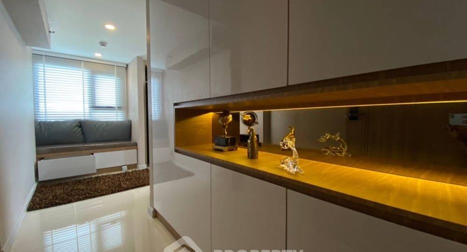 For rent 2 bedrooms condo in Chatuchak, Bangkok