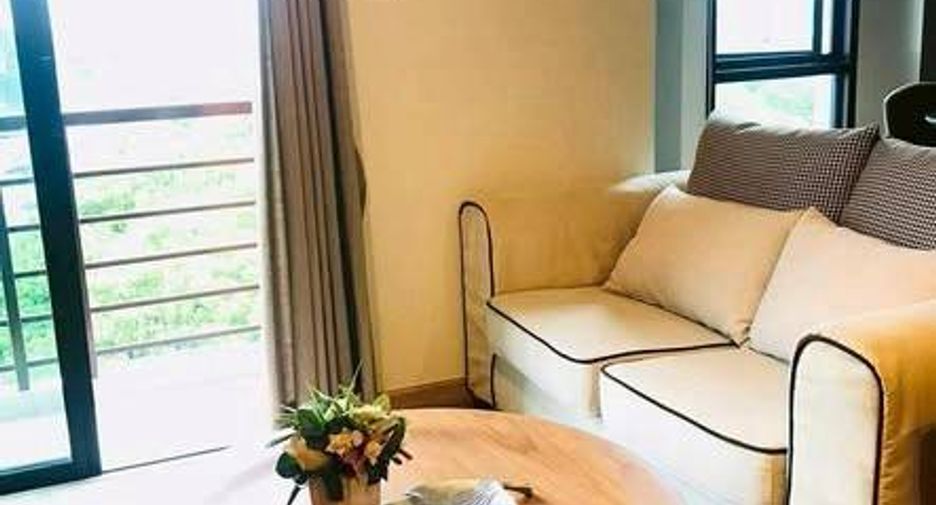 For rent 2 bedrooms condo in Phra Khanong, Bangkok