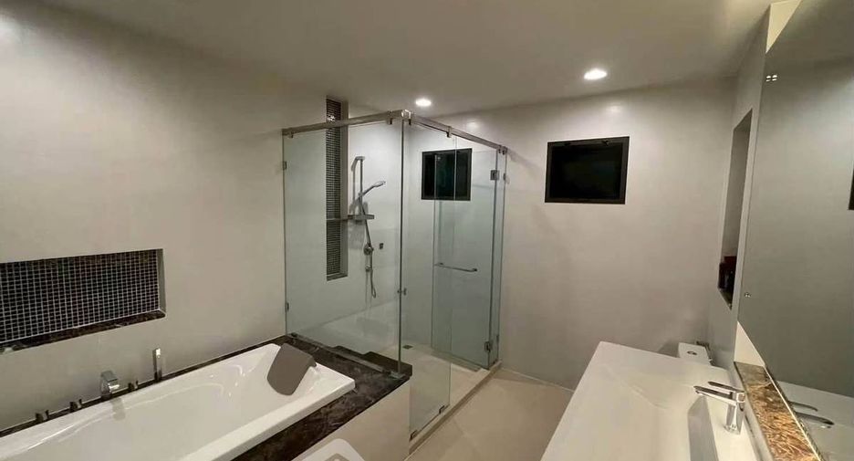ให้เช่า 4 ห้องนอน บ้านเดี่ยว ใน บางกะปิ, กรุงเทพฯ