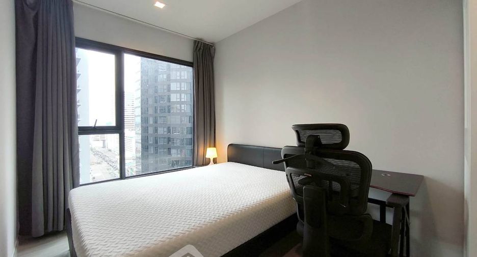À louer 2 chambres condo à Huai Khwang, Bangkok