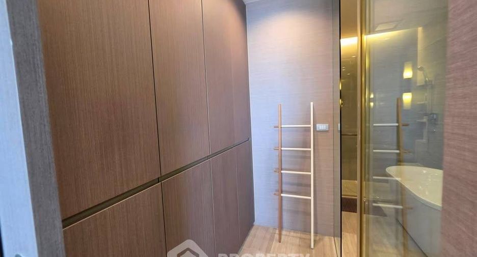 For rent 3 bedrooms condo in Sathon, Bangkok