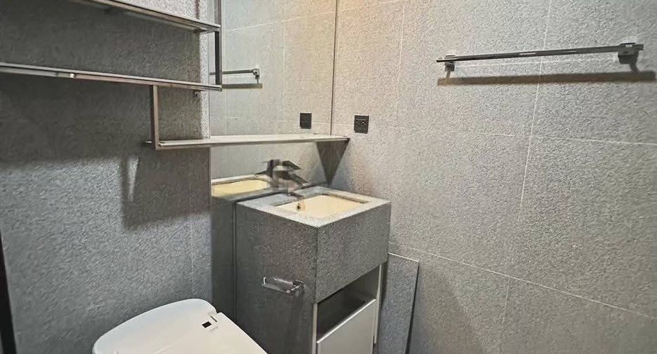 For rent 1 bed condo in Pathum Wan, Bangkok