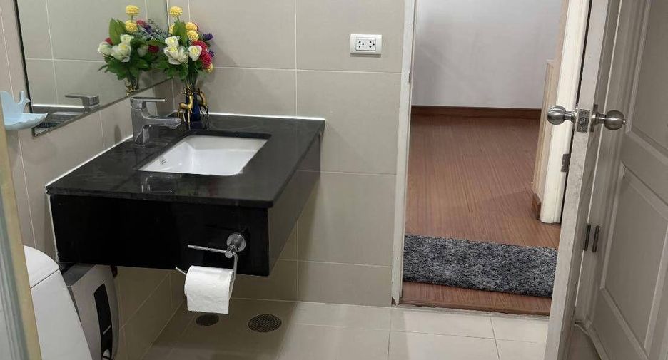 Wohnung zur Miete mit 2 Zimmer in Huai Khwang, Bangkok
