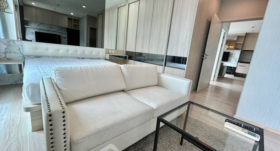 Condo en alquiler de 2 habitaciones en Huai Khwang, Bangkok
