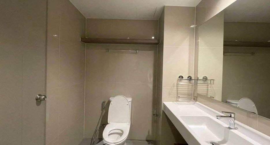 For rent 2 bedrooms condo in Phra Khanong, Bangkok