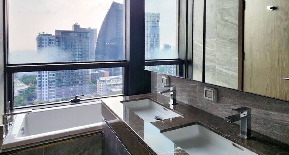 For rent 2 bedrooms condo in Khlong Toei, Bangkok