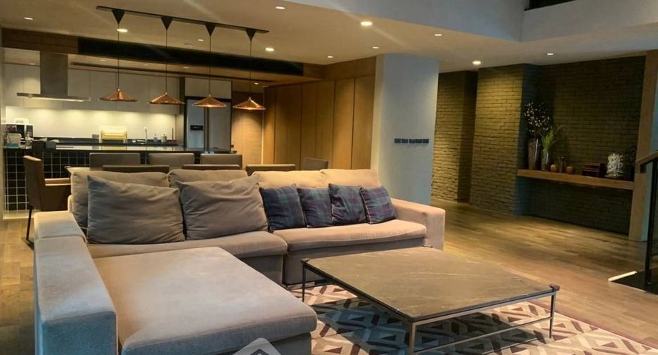 Condo en alquiler de 3 habitaciones en Watthana, Bangkok