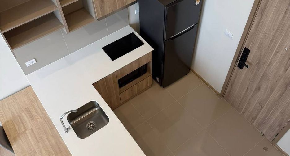 For rent 2 bedrooms condo in Huai Khwang, Bangkok