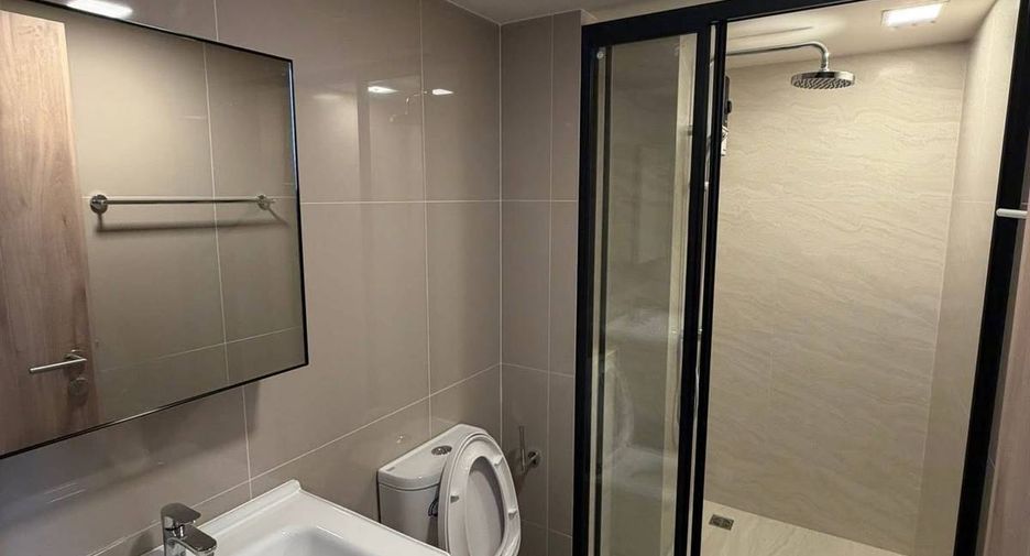 For rent 2 bedrooms condo in Huai Khwang, Bangkok