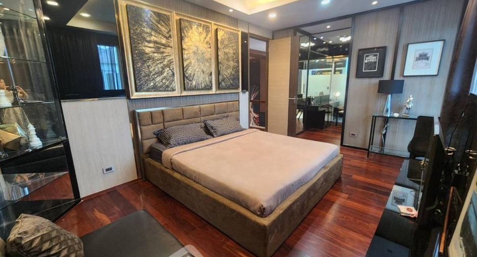 For rent 4 bedrooms house in Chatuchak, Bangkok
