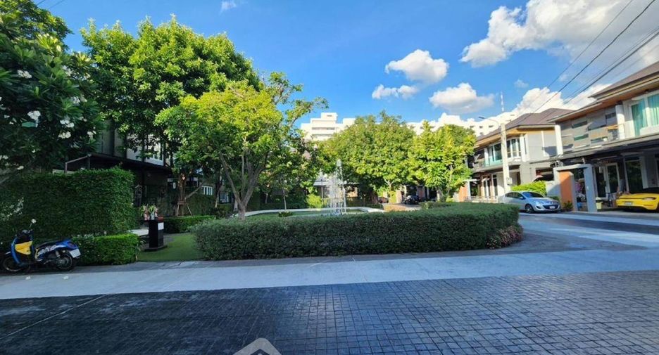For rent 4 bedrooms house in Chatuchak, Bangkok