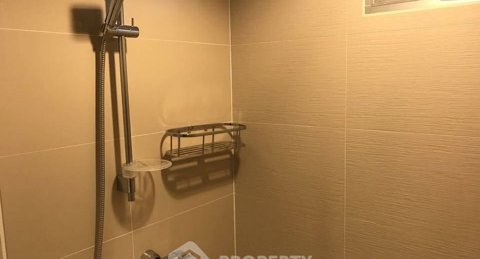For rent 2 bedrooms condo in Huai Khwang, Bangkok