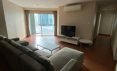 For rent 3 bedrooms condo in Huai Khwang, Bangkok