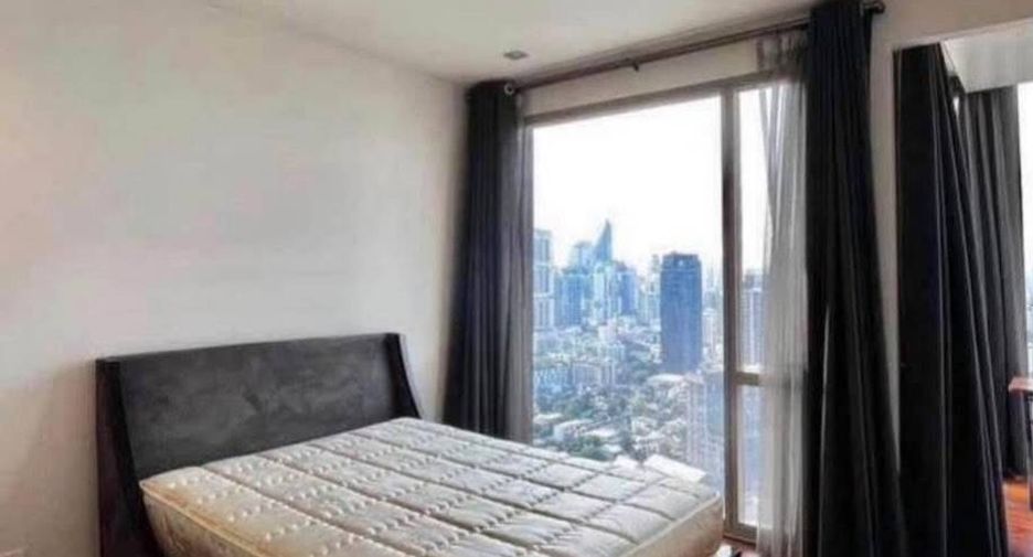 For rent 3 bedrooms condo in Khlong Toei, Bangkok