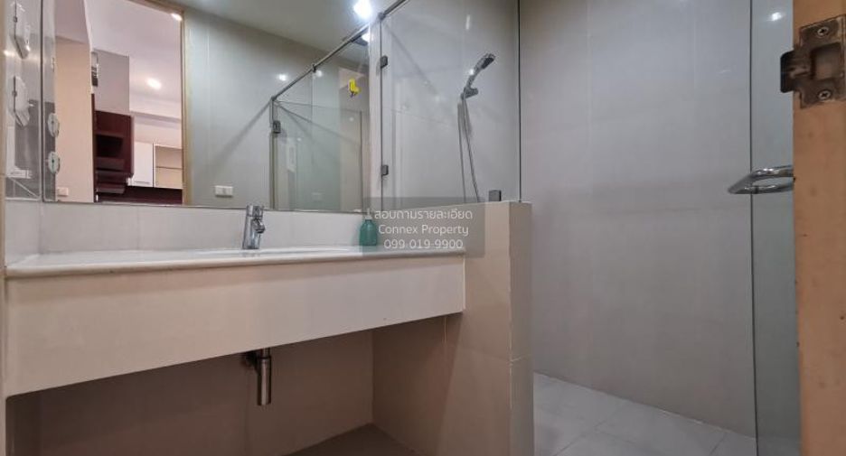 À louer 2 chambres condo à Huai Khwang, Bangkok