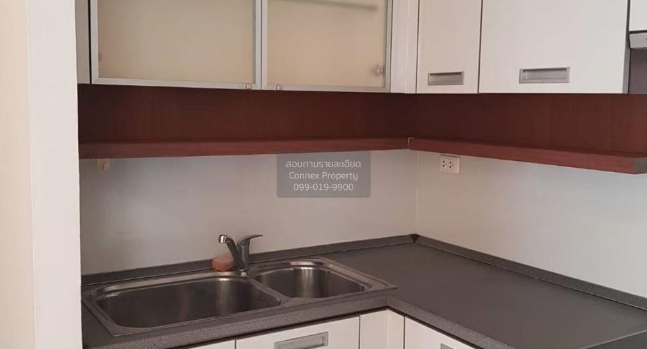 For rent 2 bedrooms condo in Huai Khwang, Bangkok