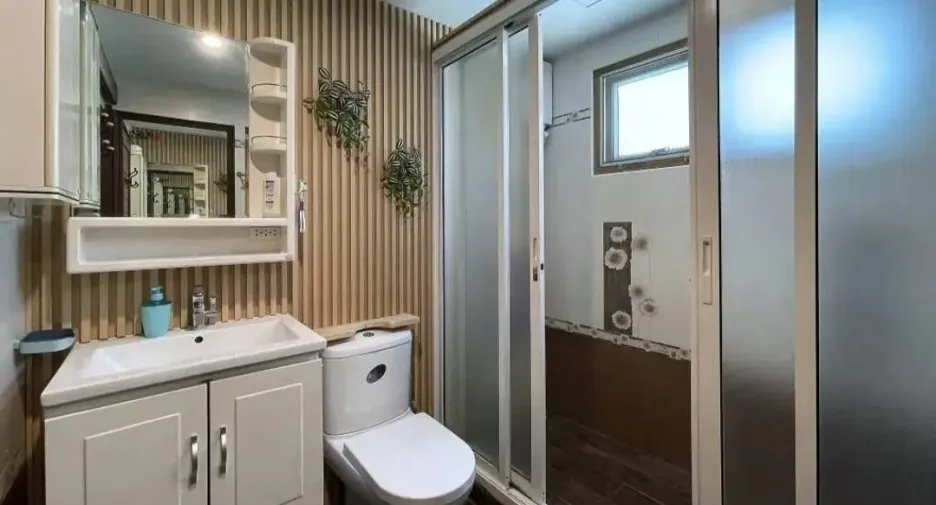 For sale 2 bedrooms condo in Khlong Toei, Bangkok