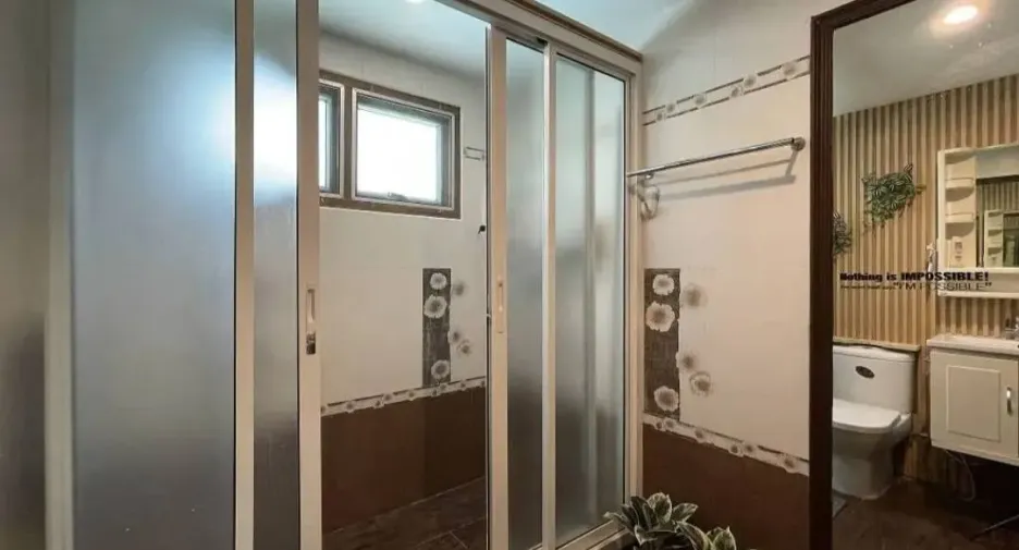 For sale 2 bedrooms condo in Khlong Toei, Bangkok
