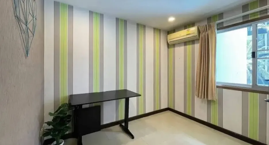 For sale 2 bedrooms condo in Khlong Toei, Bangkok
