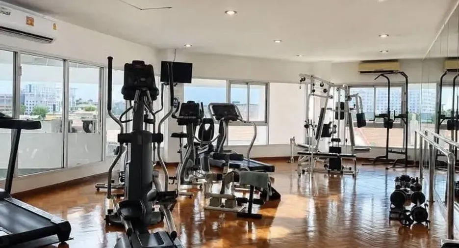 For sale 4 ベッドルーム condo in Bang Phlat, Bangkok