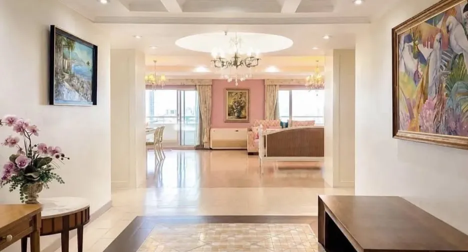 For sale 4 ベッドルーム condo in Bang Phlat, Bangkok