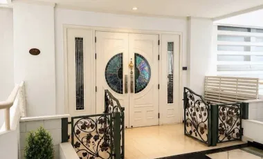 Condo en venta de 4 habitaciones en Bang Phlat, Bangkok