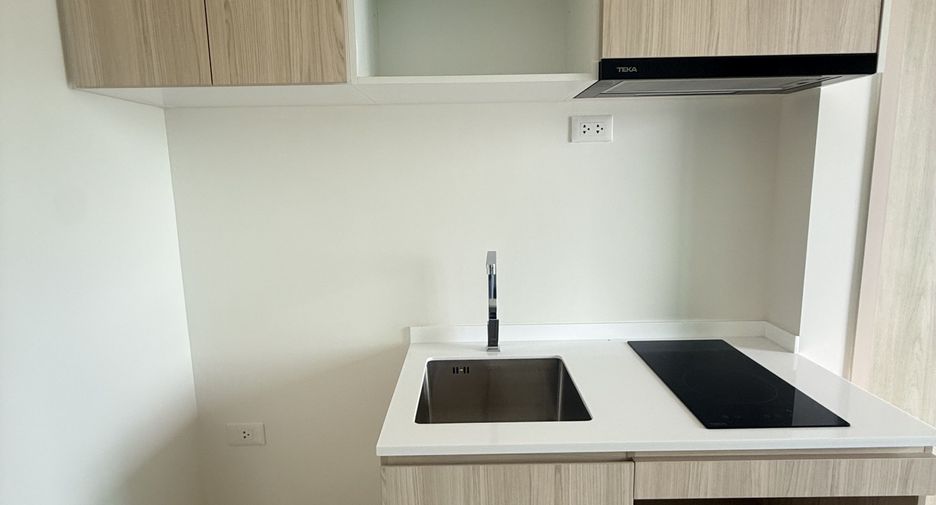 For sale 1 bed condo in Huai Khwang, Bangkok