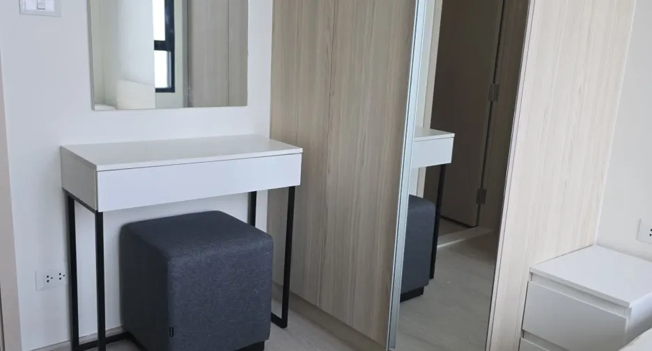For sale 1 bed condo in Huai Khwang, Bangkok
