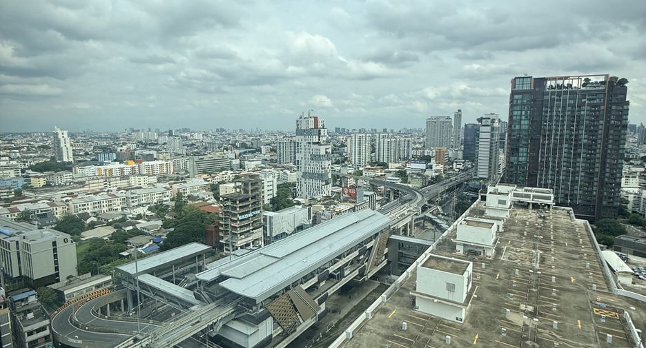 For sale 1 bed condo in Huai Khwang, Bangkok